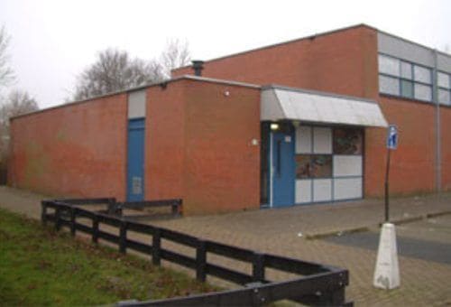 Het clubgebouw van Tomo no Kai aan de Nesciohove